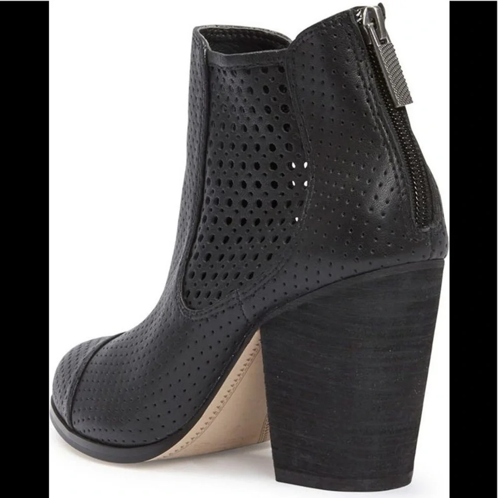 Adam Tucker by Me Too Frankee Black Bootie Sz 7.5 - Picture 14 of 14